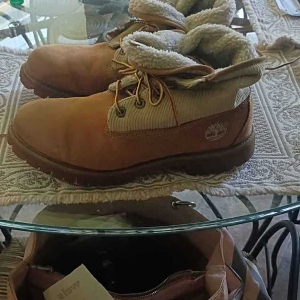 Timberland Authentics Teddy Fleece Fold-Down Boots in Wheat women's boots size 9